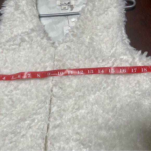 Faux fur vest - Picture 4 of 9